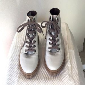 NWT Weekend White Boots